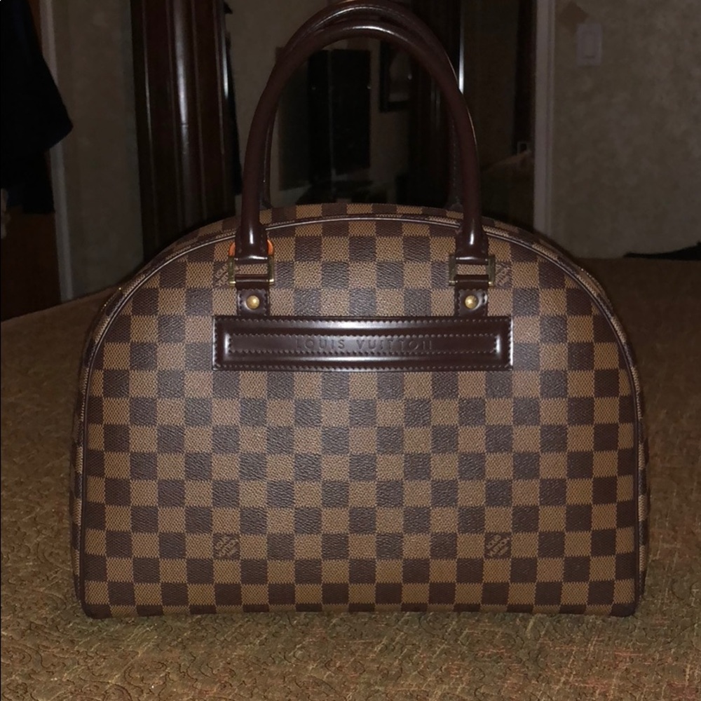 Louis Vuitton 2007 Damier purse.
